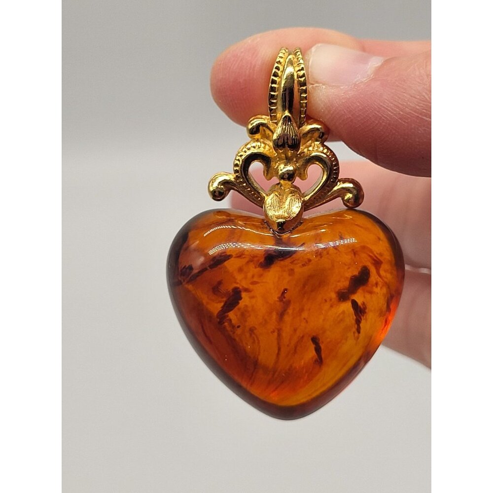 VTG Puffy Tortoise Shell Amber Color SIENNA HEART Pendant Gold Tone Avon - Picture 7 of 7